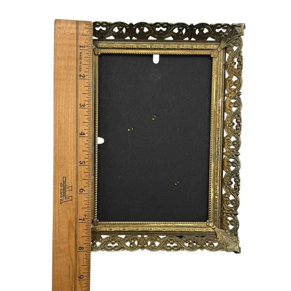 Unbranded vintage gold